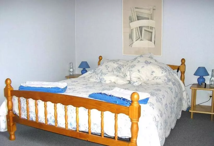 ベッドアンドブレックファースト Les Chimeres