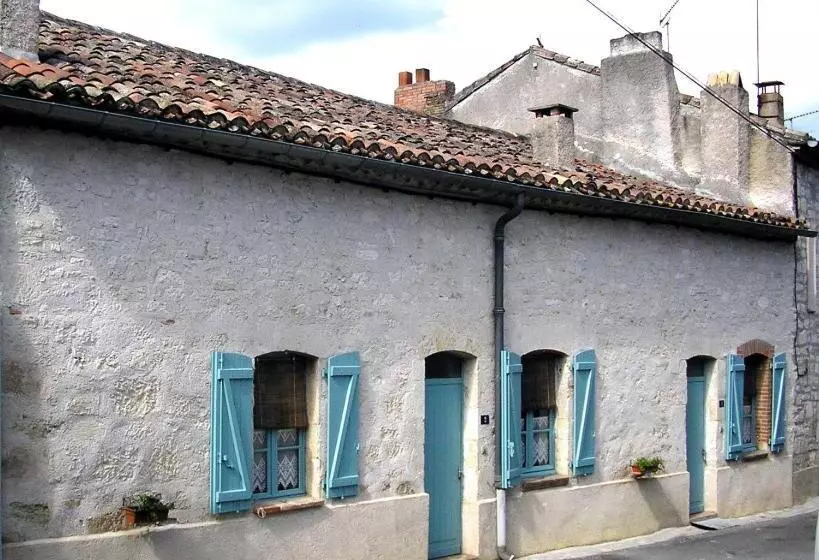 ベッドアンドブレックファースト Les Chimeres