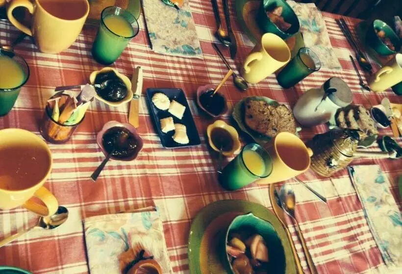 ベッドアンドブレックファースト Les Chimeres