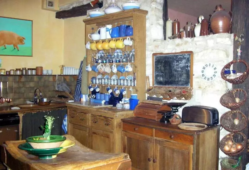 ベッドアンドブレックファースト Les Chimeres