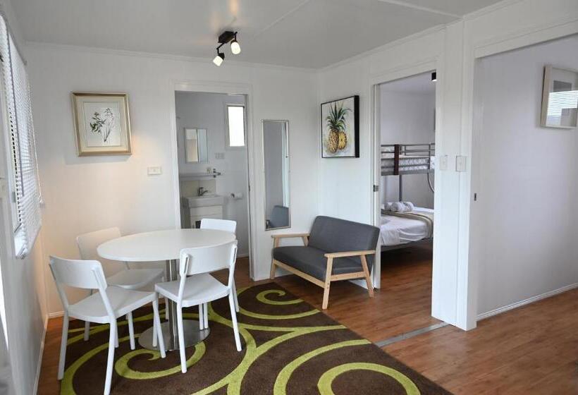 Crows Nest Tourist Park