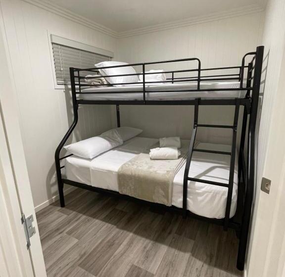 Crows Nest Tourist Park