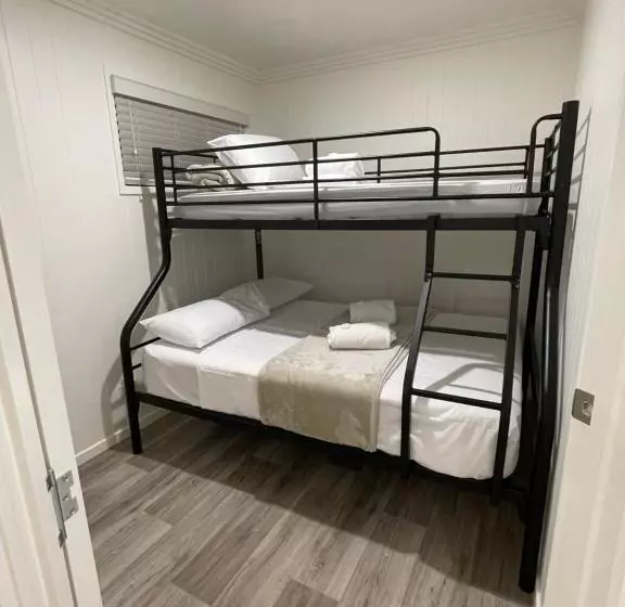 Crows Nest Tourist Park