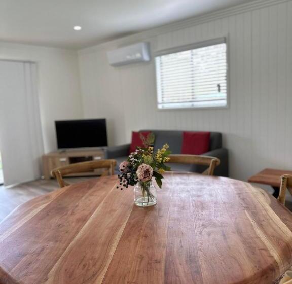 Crows Nest Tourist Park