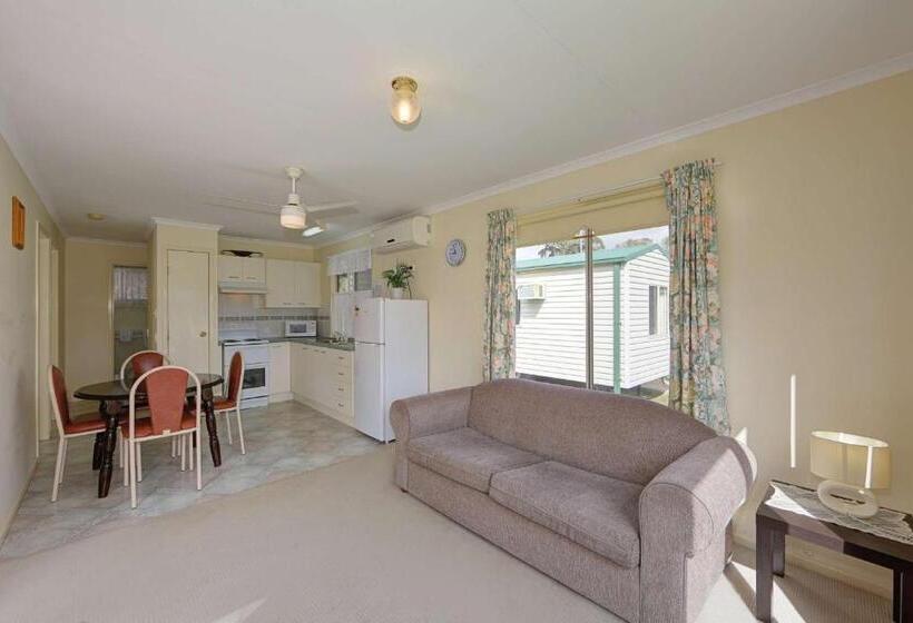 Crows Nest Tourist Park