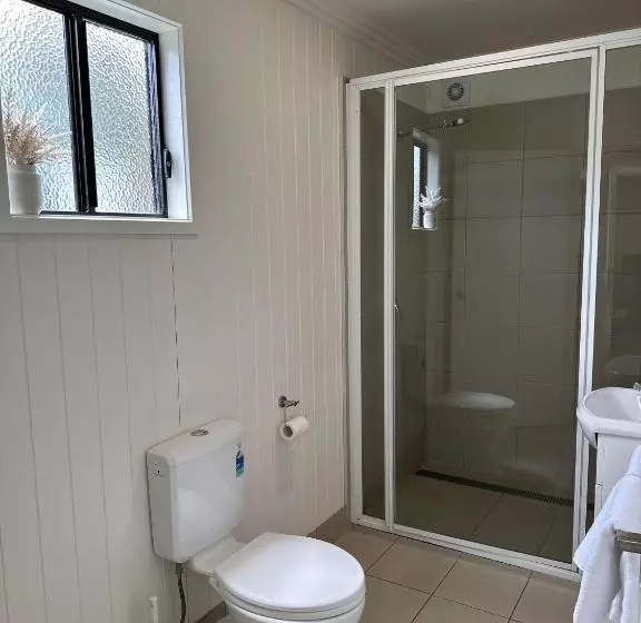 Crows Nest Tourist Park