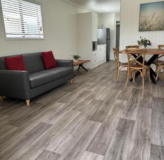 Crows Nest Tourist Park