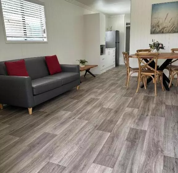 Crows Nest Tourist Park