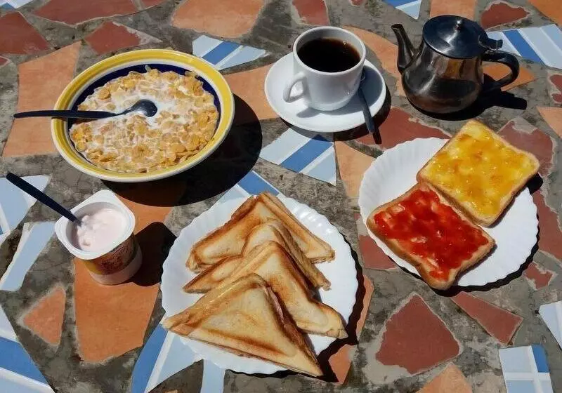 Hostal Mamio Verde   Hostel