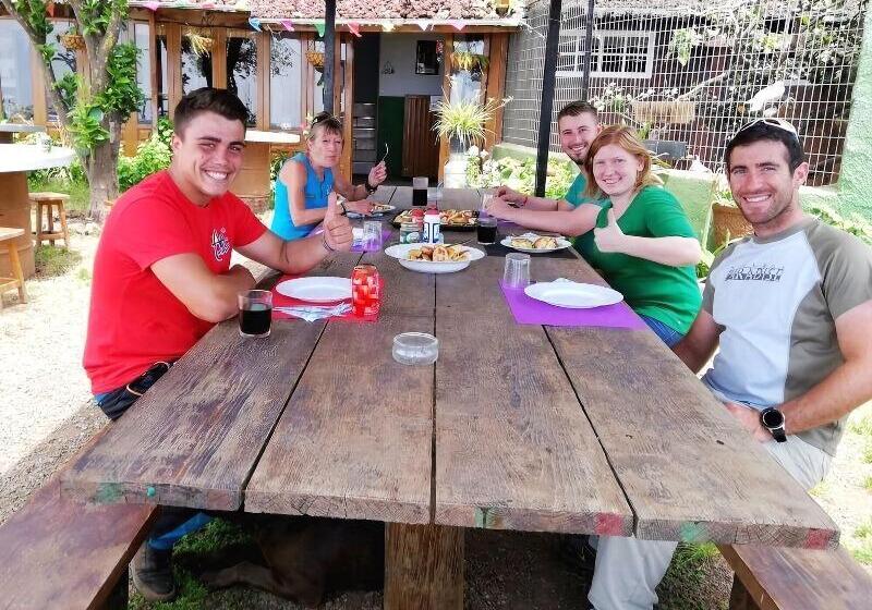 Hostal Mamio Verde   Hostel