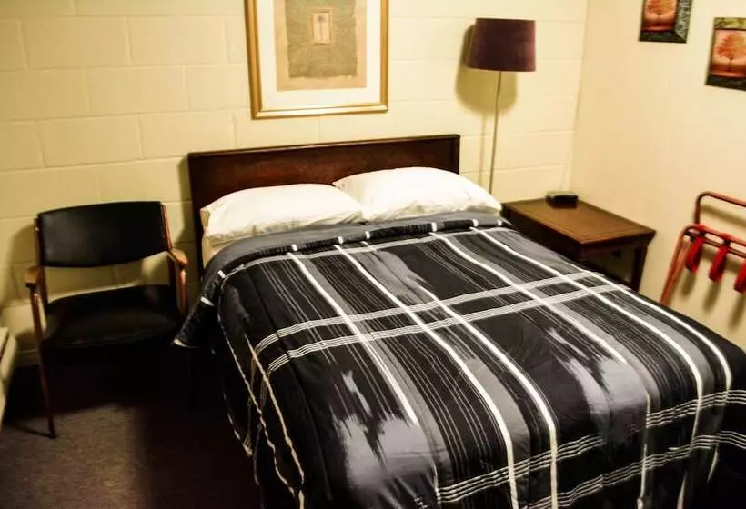 Hostelli The Shawville