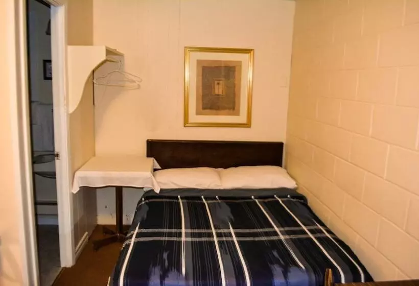 Hostelli The Shawville