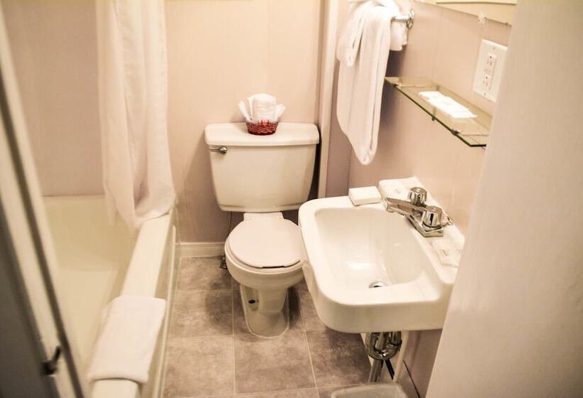 여관 The Shawville