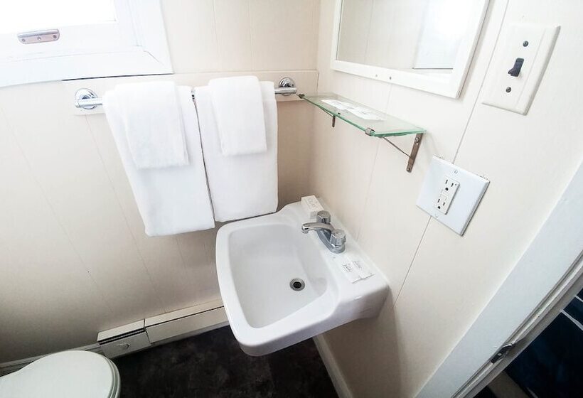 여관 The Shawville