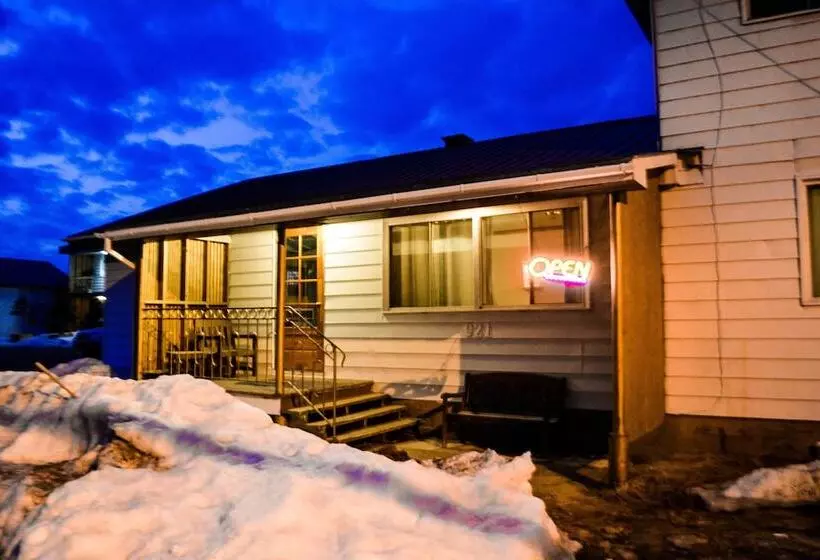 Hostelli The Shawville