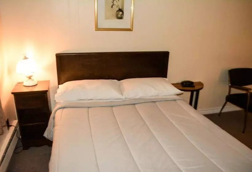 Hostelli The Shawville