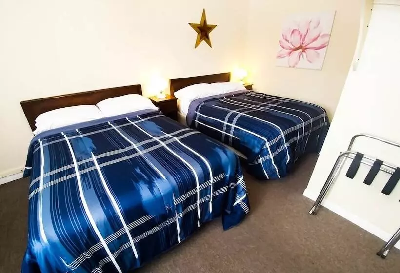 Hostelli The Shawville