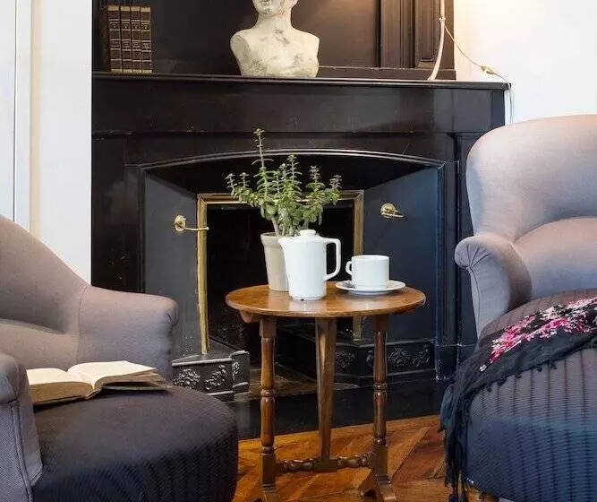 ホテル Château De Creissels