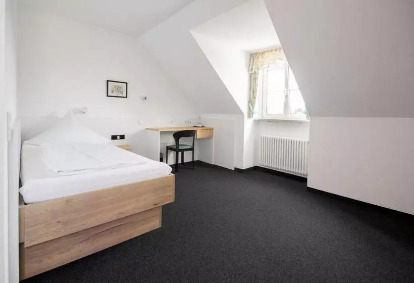 Gasthof Linde   Hotel Blum