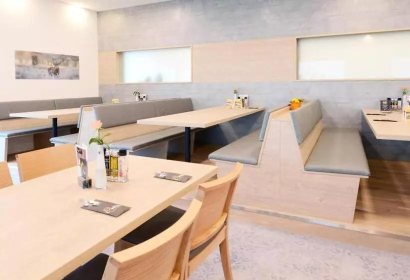 Gasthof Linde   Hotel Blum