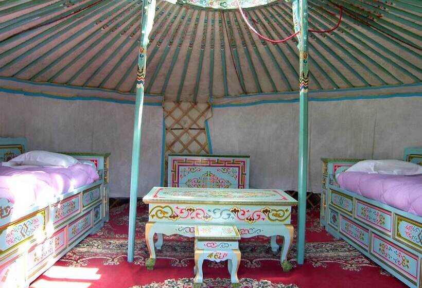 Отель Moulin De La Jarousse Les Yourtes