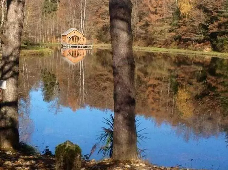 ホテル Moulin De La Jarousse   Les Yourtes