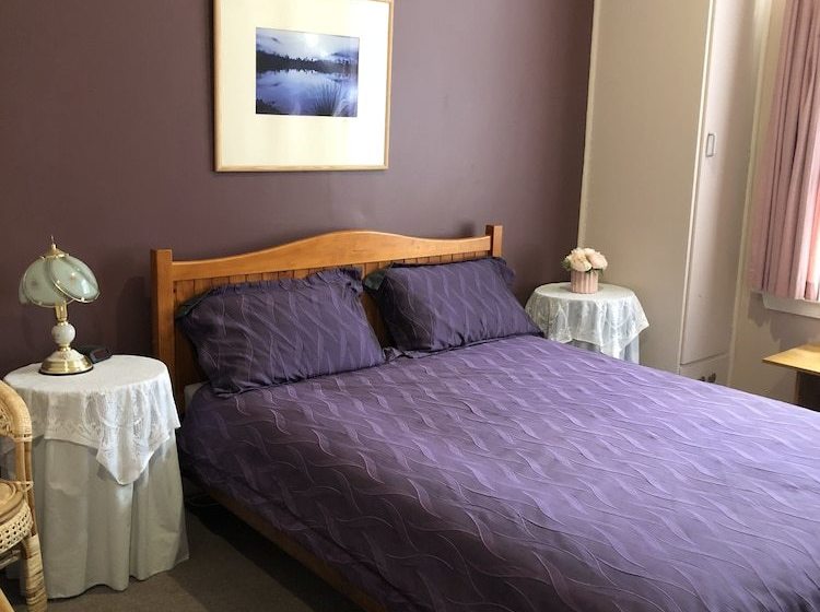 Отель Mount Black Lodge