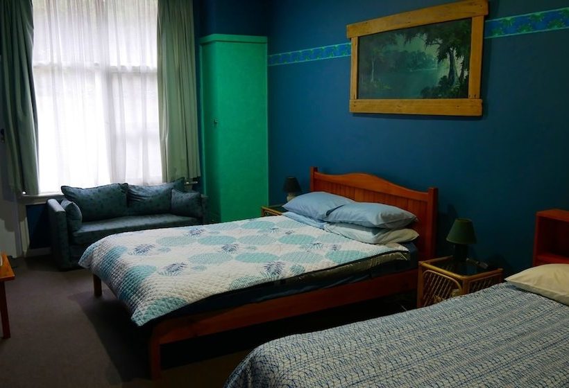 Отель Mount Black Lodge