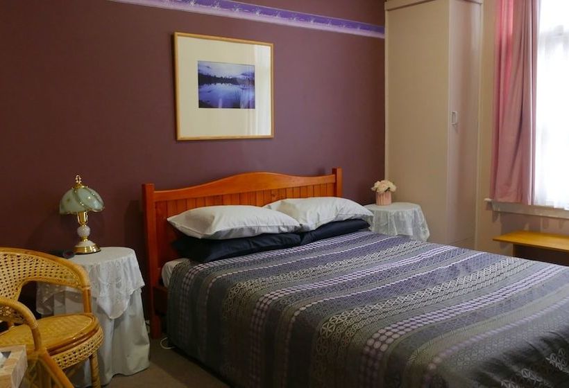 Отель Mount Black Lodge