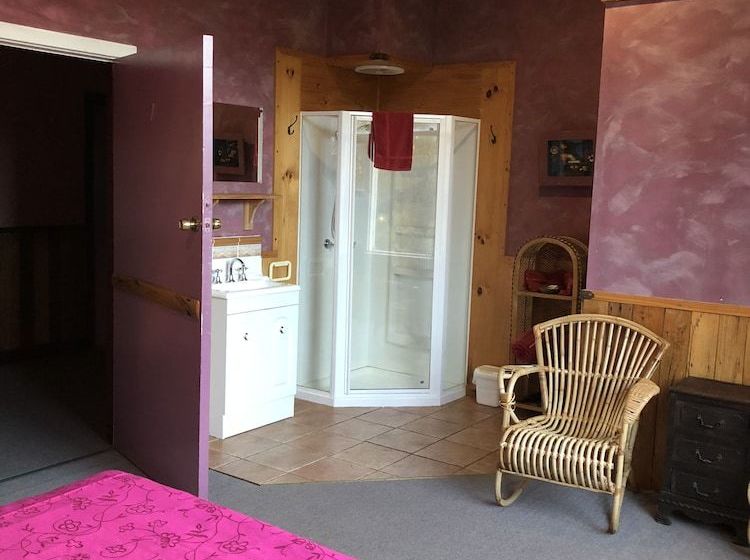 Отель Mount Black Lodge