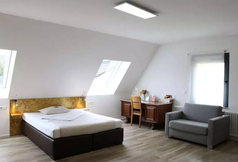 Hotelli Pension Pauserei