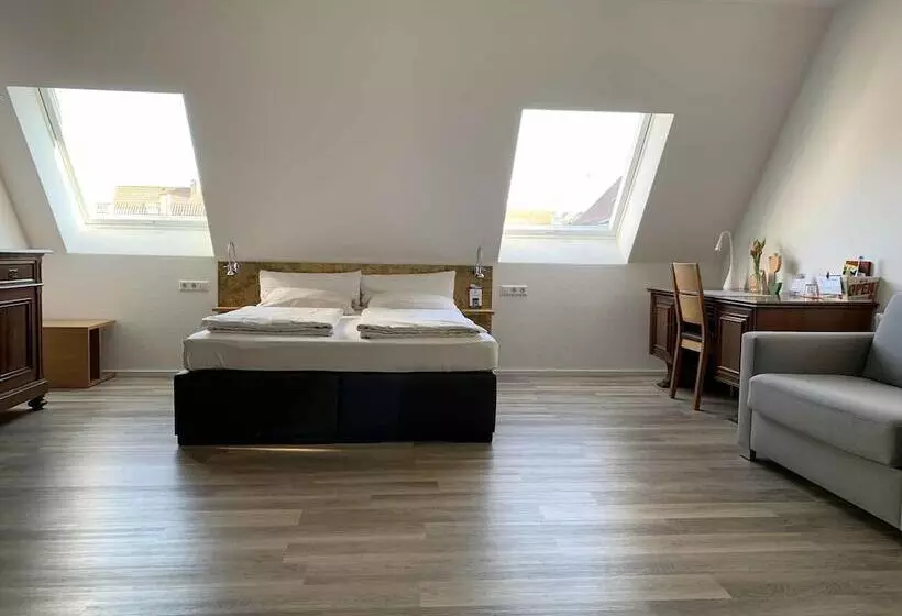 Hotelli Pension Pauserei