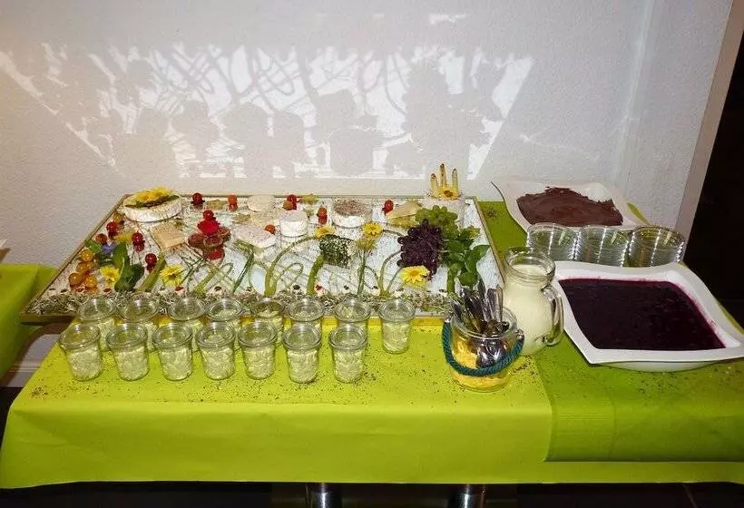 Hotelli Schloss Weißenburg