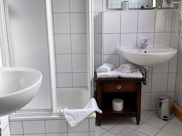 Отель Schloss Weißenburg