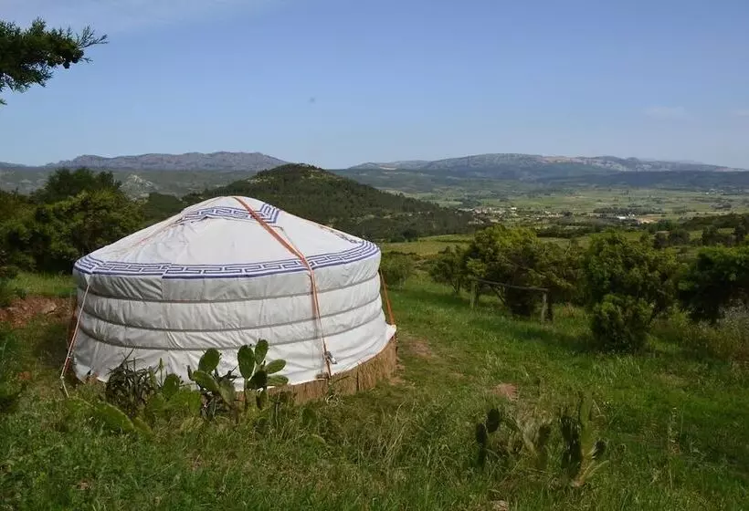 Hotelli Yourte Nature Saint Roch