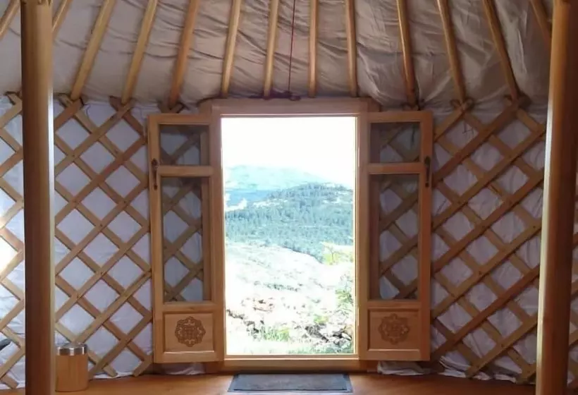 Hotelli Yourte Nature Saint Roch