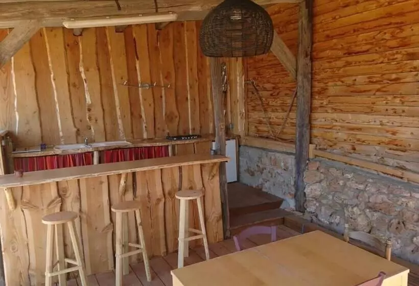 Hotelli Yourte Nature Saint Roch