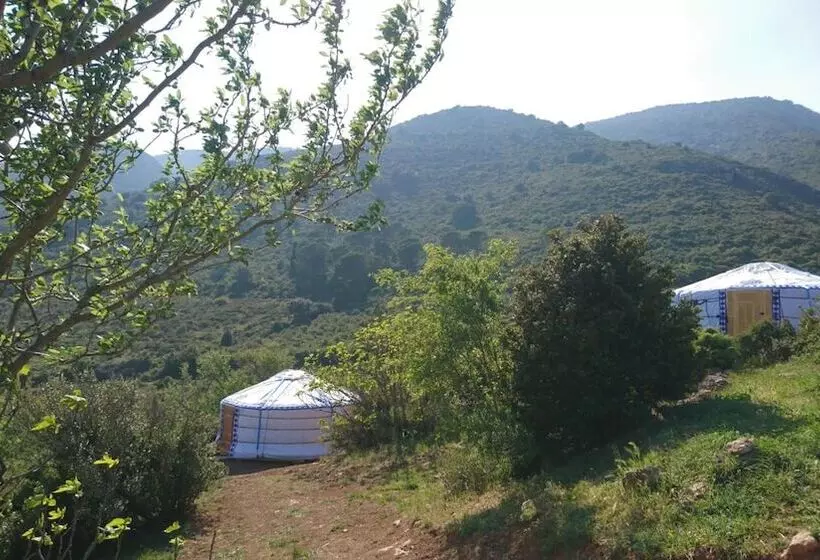 Hotelli Yourte Nature Saint Roch