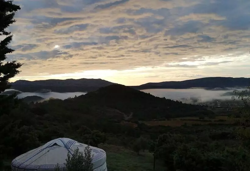 Hotelli Yourte Nature Saint Roch