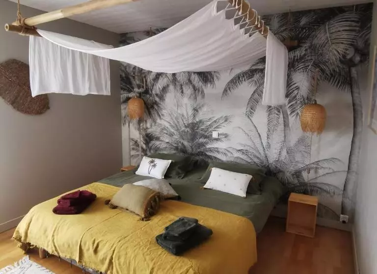 Majatalo Aux Couleurs De La Baie