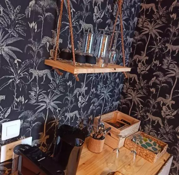 Majatalo Aux Couleurs De La Baie