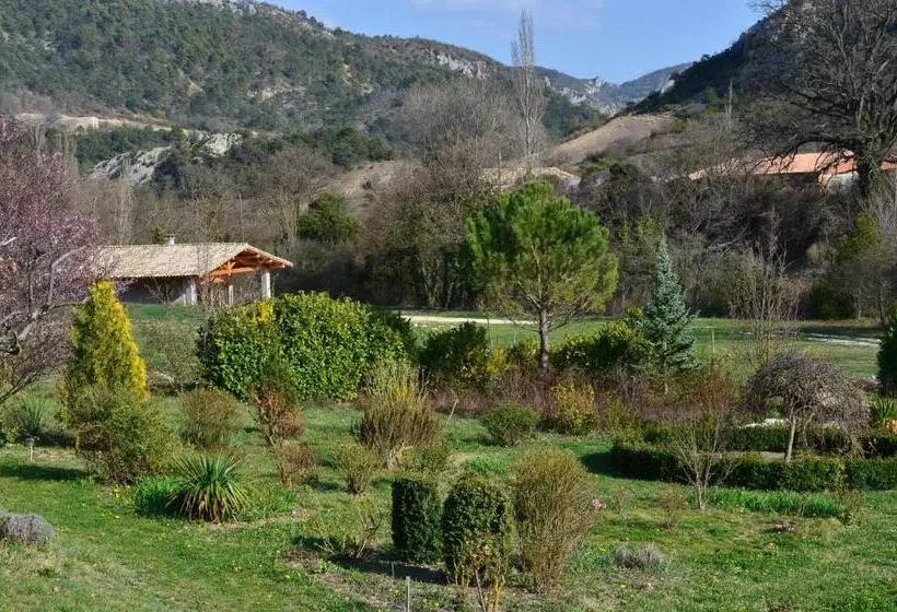 Majatalo Hameau D Hôtes La Roseraie Drôme