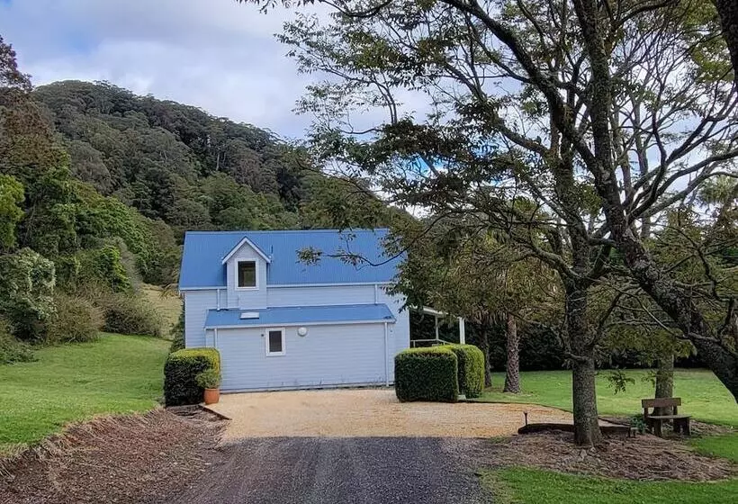 The Drawing Rooms Of Berry