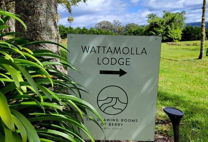 The Drawing Rooms Of Berry