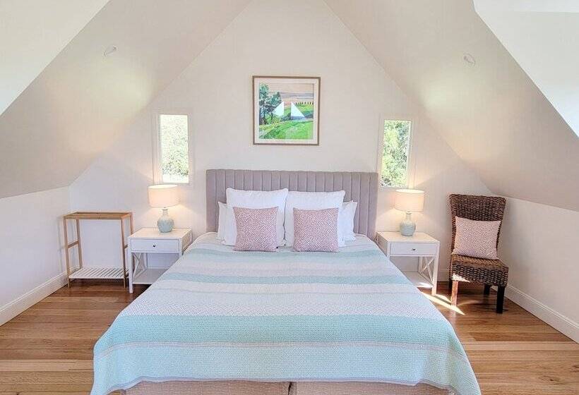 The Drawing Rooms Of Berry