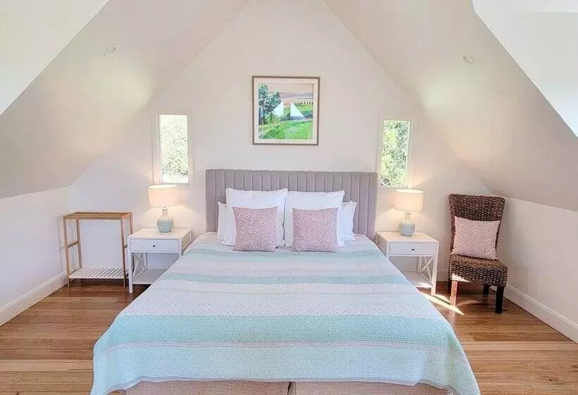 The Drawing Rooms Of Berry