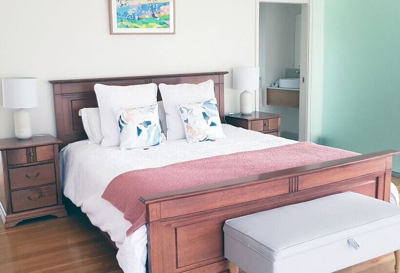 The Drawing Rooms Of Berry