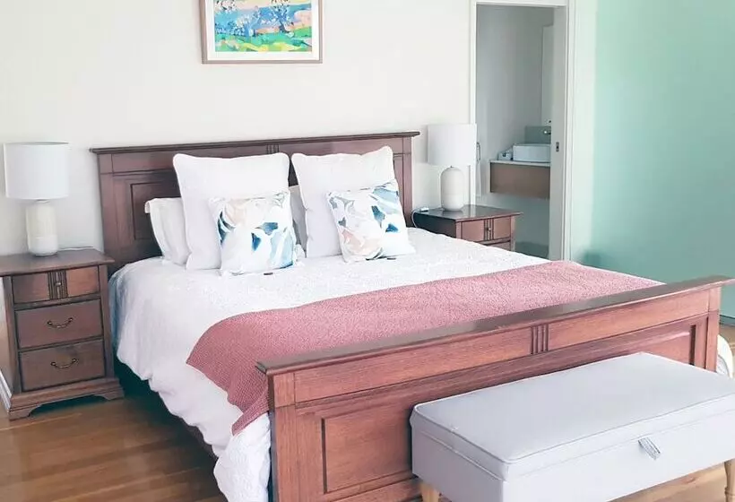 The Drawing Rooms Of Berry