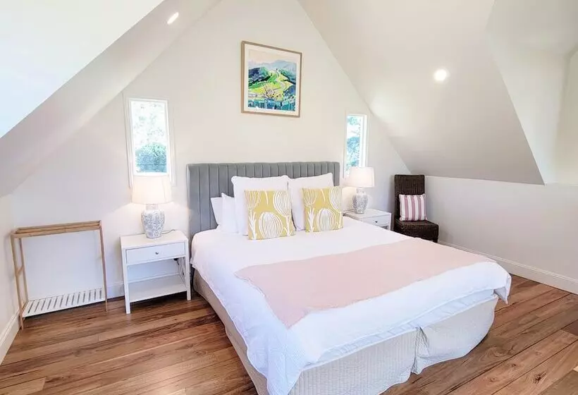 The Drawing Rooms Of Berry