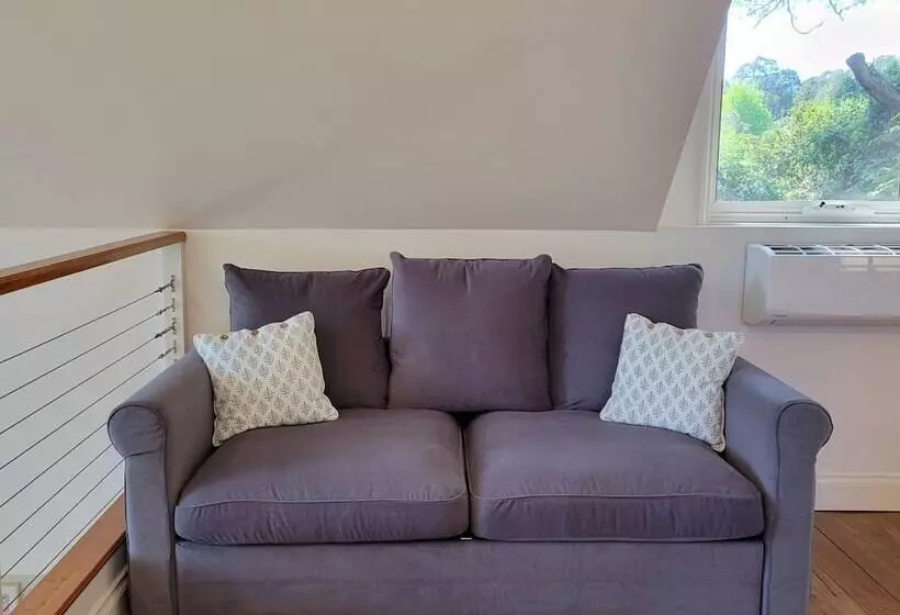 The Drawing Rooms Of Berry